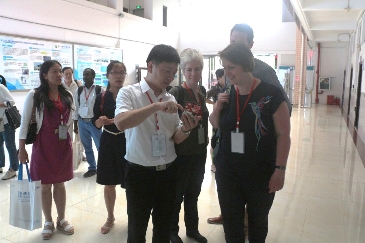 朱洪祥教授讲解学院历史